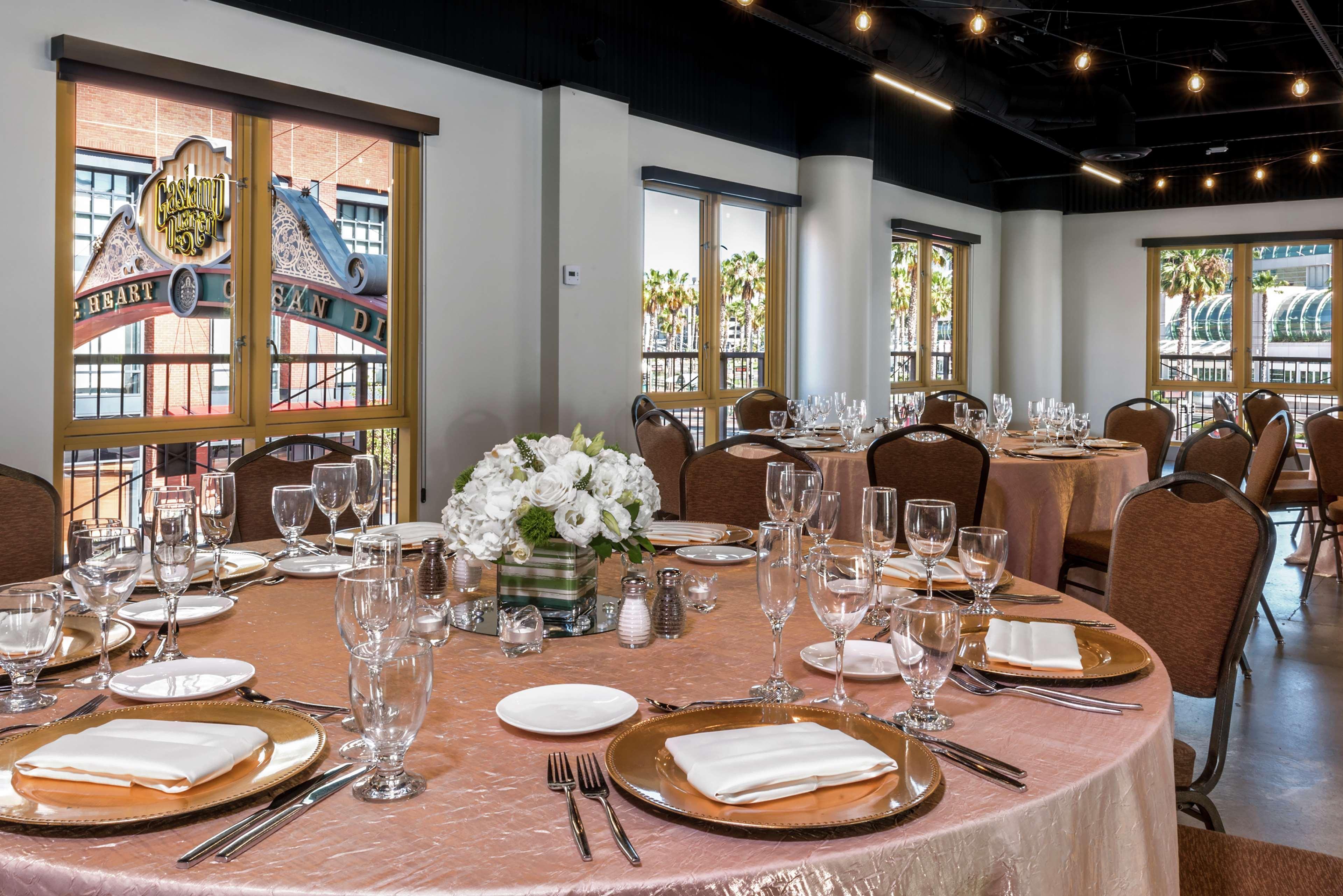 Hilton San Diego Gaslamp Quarter Екстериор снимка