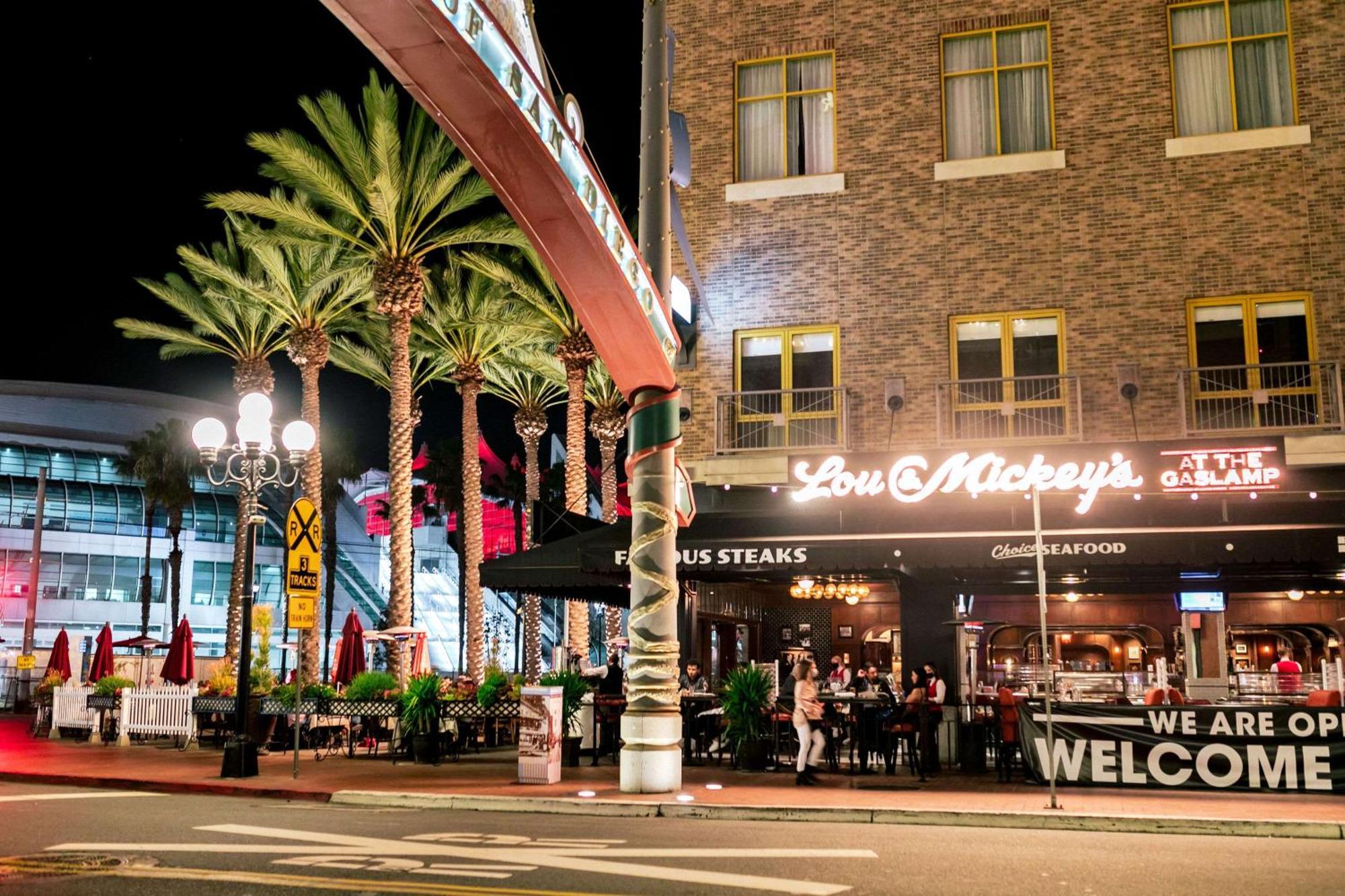 Hilton San Diego Gaslamp Quarter Екстериор снимка